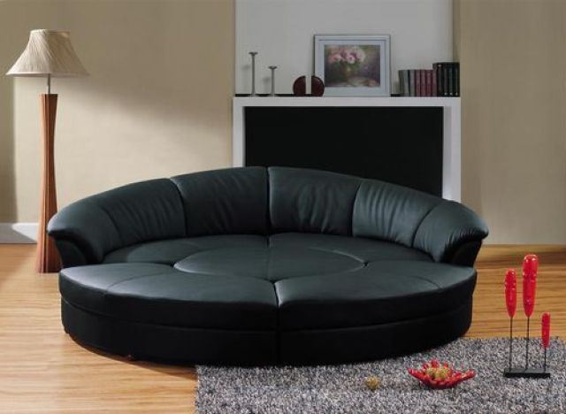 Кожаный круглый диван