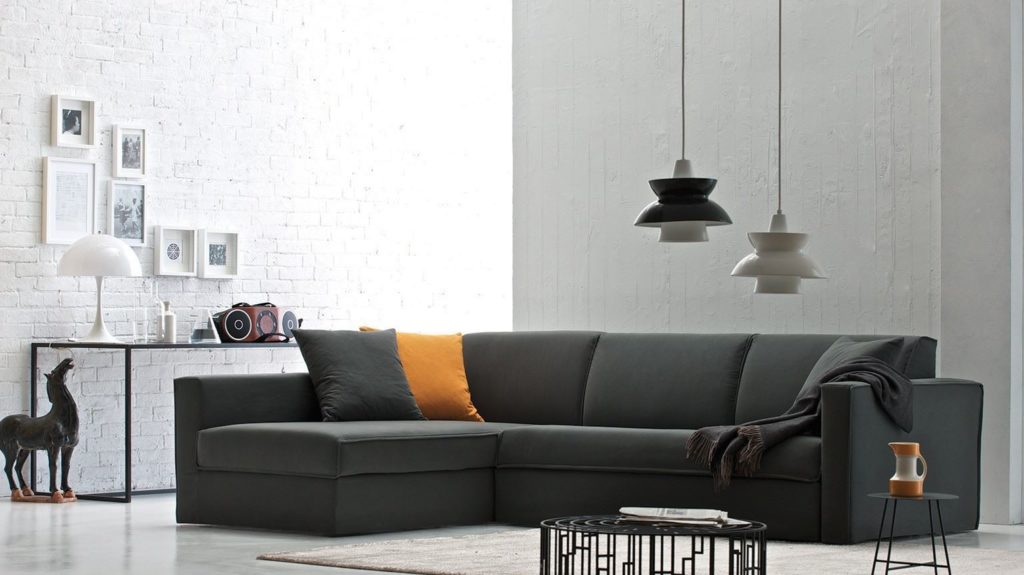 Фото раскладного дивана для сна с практичной и износостойкой обивкой
