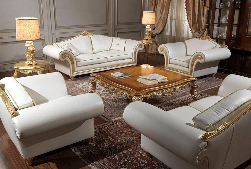 Интерьер комнаты оформленный мягкой мебелью классического стиля