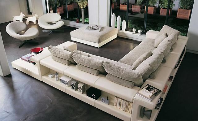 Интересный способ размещения дивана в интерьере (4)