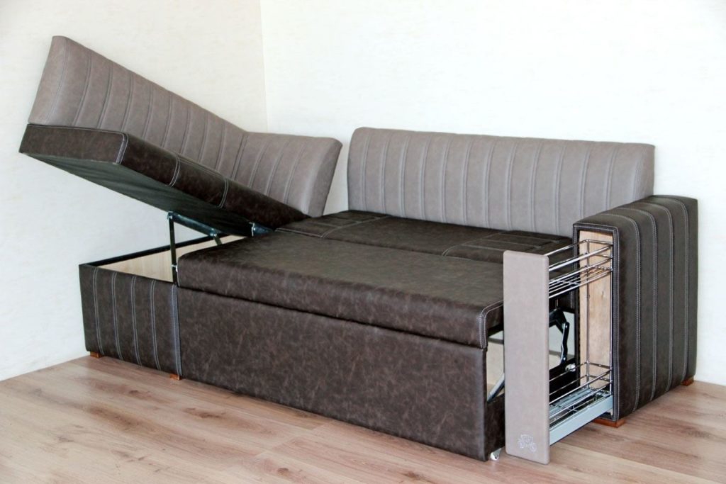 Кухонный диван с дополнительными нишами для хранения и спальным местом