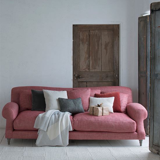 Розовый диван (3)