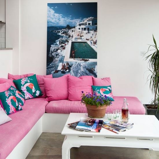 Розовый диван (50)