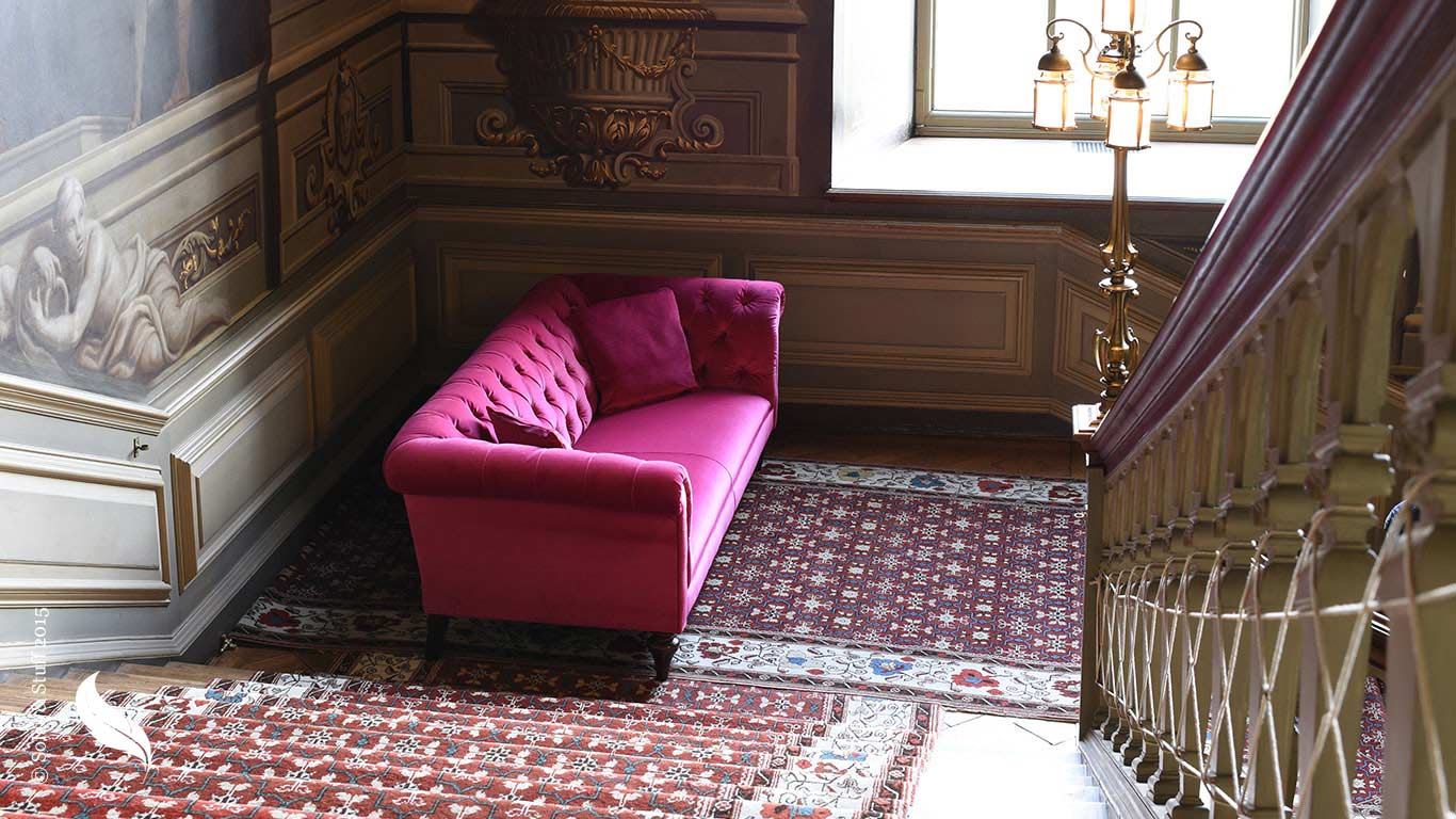 Розовый диван (52)