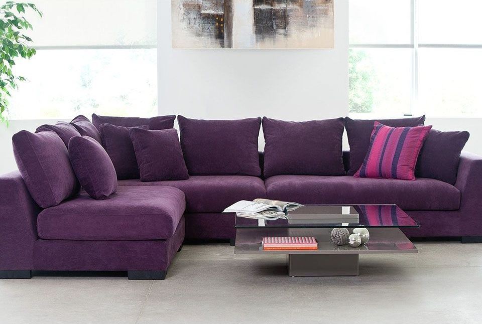 Угловой диван фиолетовый с подушками