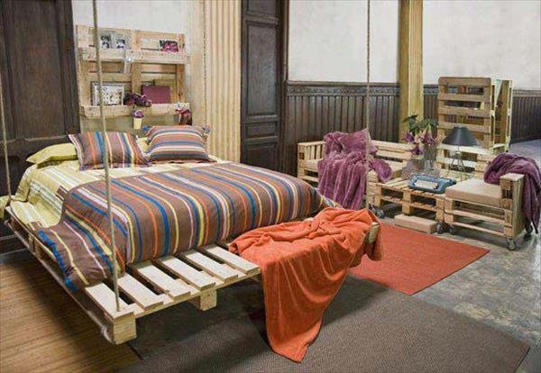 Кровать из деревянных поддонов (8)