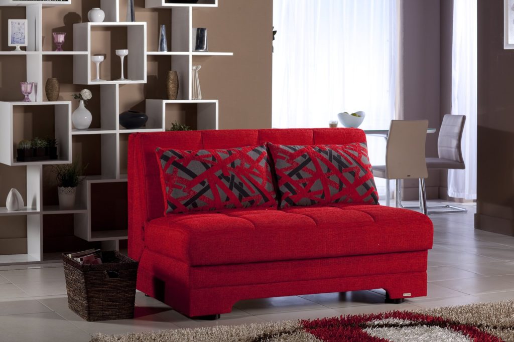 Красный раскладной диван для сна миниатюрных размеров