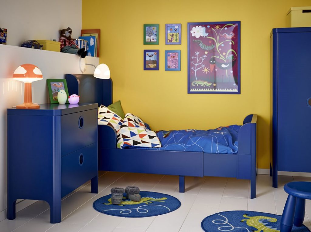 Раздвижная кровать в интерьере детской комнаты