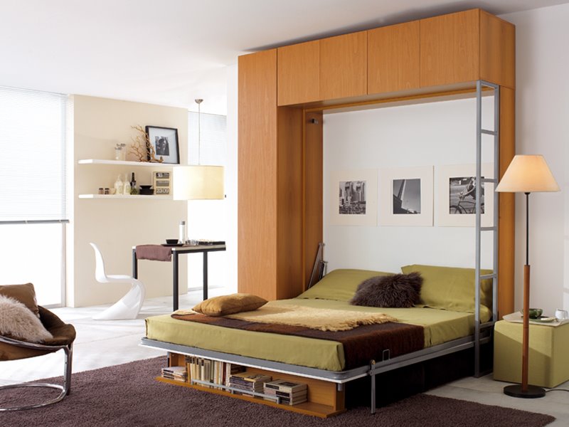 Двуспальная откидная кровать на металлокаркасе с диваном
