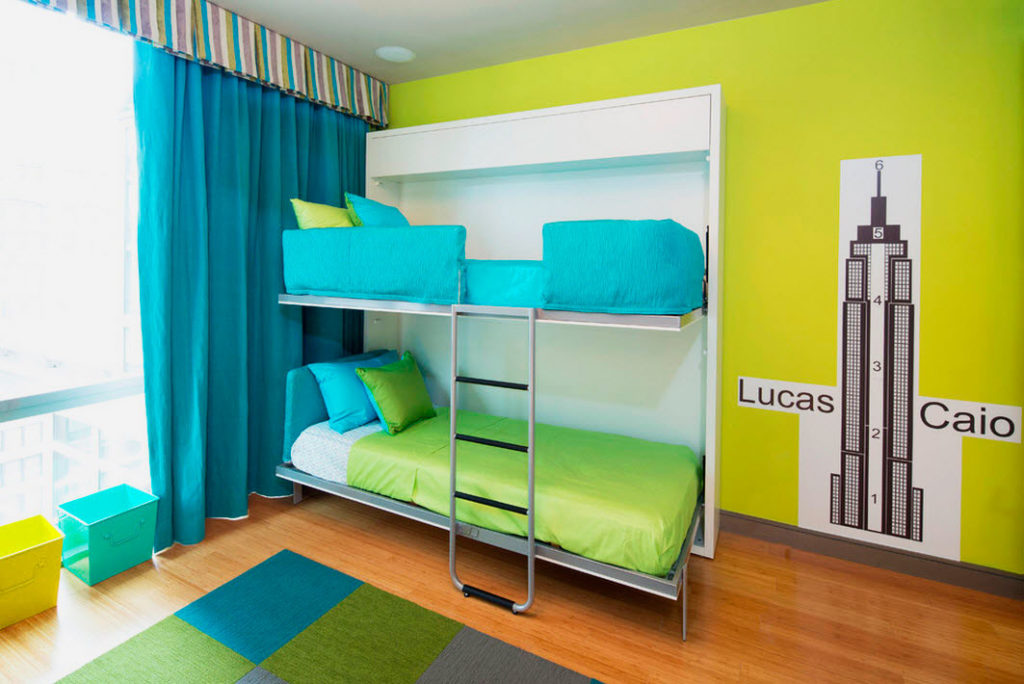 Двухъярусная шкаф-кровать в интерьере детской комнаты