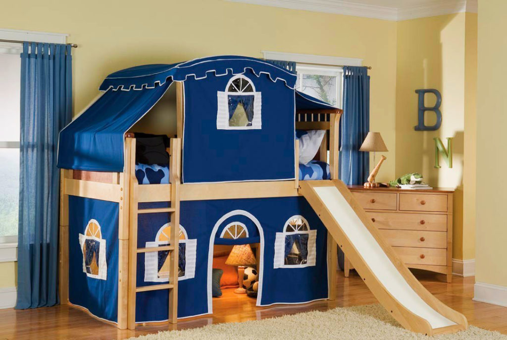 Детская кровать-домик с горкой