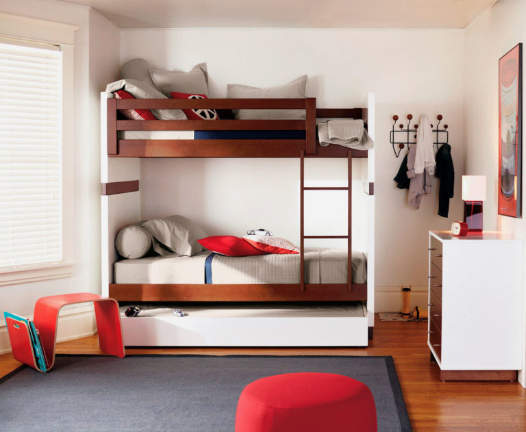 Двухэтажная кровать для мальчика и девочки