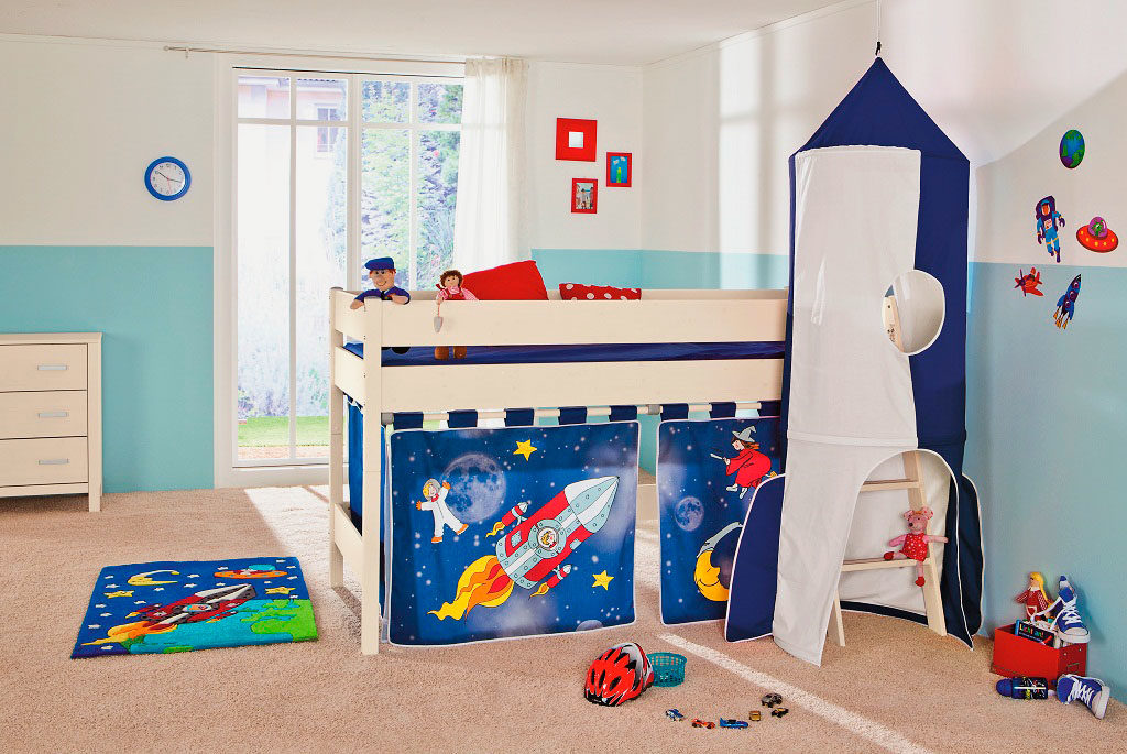 Кровать-чердак для мальчиков стилизованная под космическую ракету с игровой зоной внизу