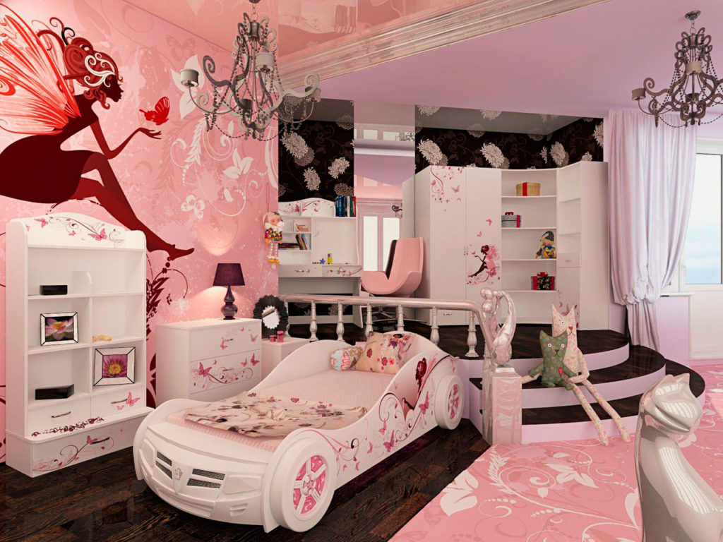 Кровать-машина в интерьере комнаты девочки