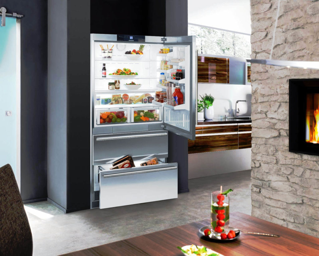 Фото встроенного холодильника