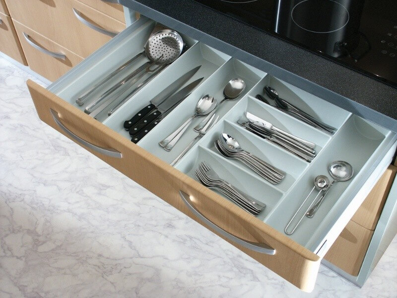 Глубина кухонного ящика для столовых приборов