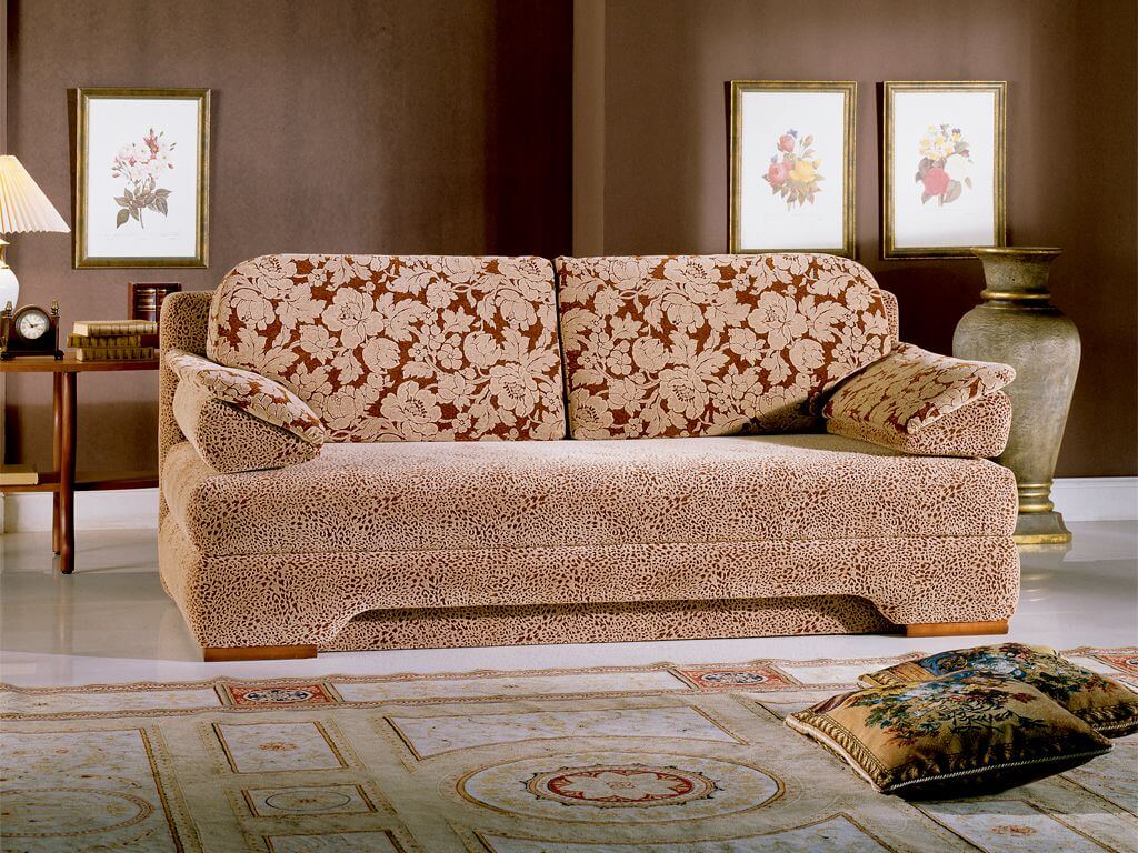 диван с мягкими съёмными подлокотниками